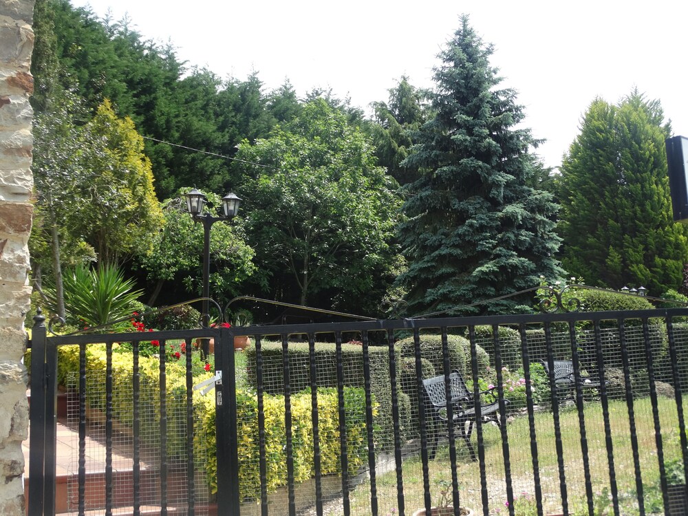 Jardines del establecimiento