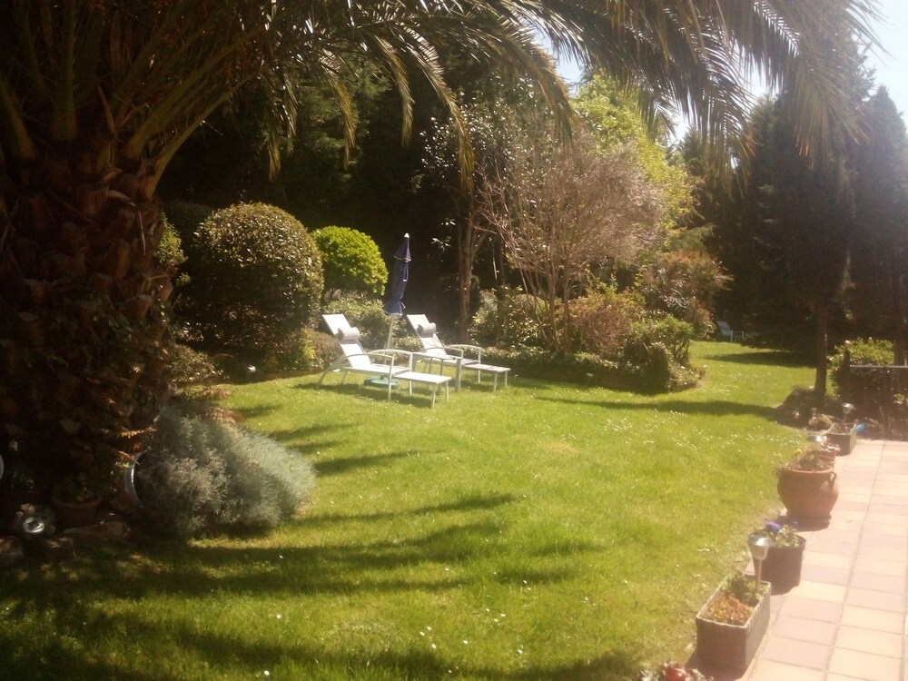 Jardines del establecimiento
