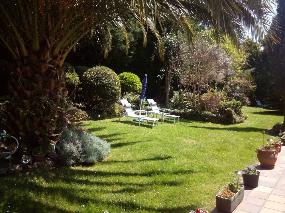 Jardines del establecimiento