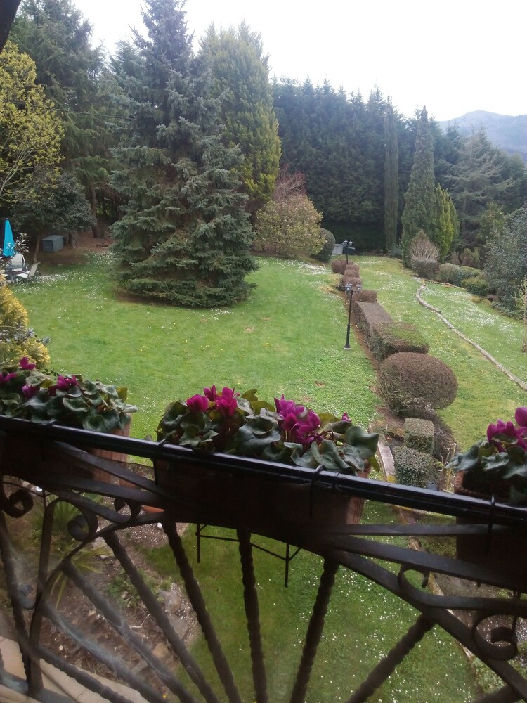 Jardines del establecimiento