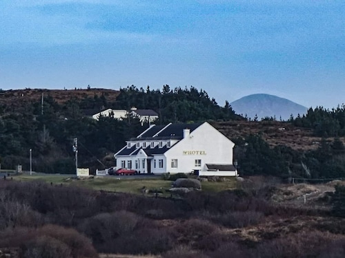 Carey's Viking House Hotel