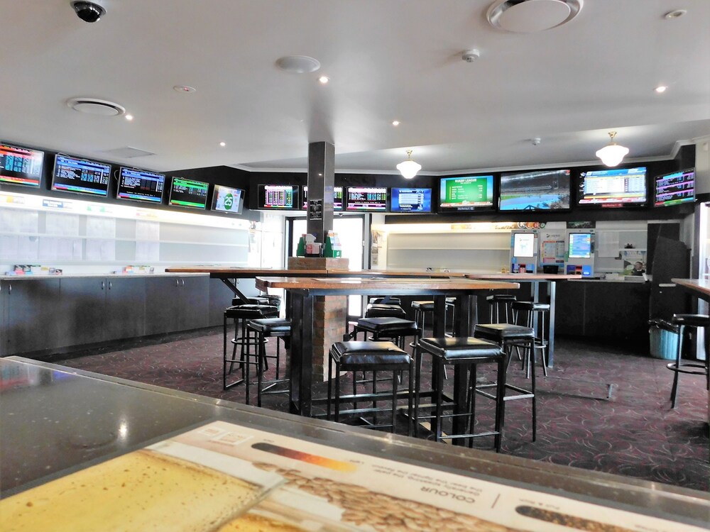 Hotel Bar