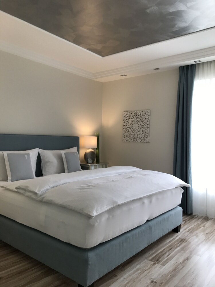 Zimmer (Grand Suite, Balkon mit Gartenblick)