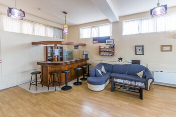 Hotel Bar