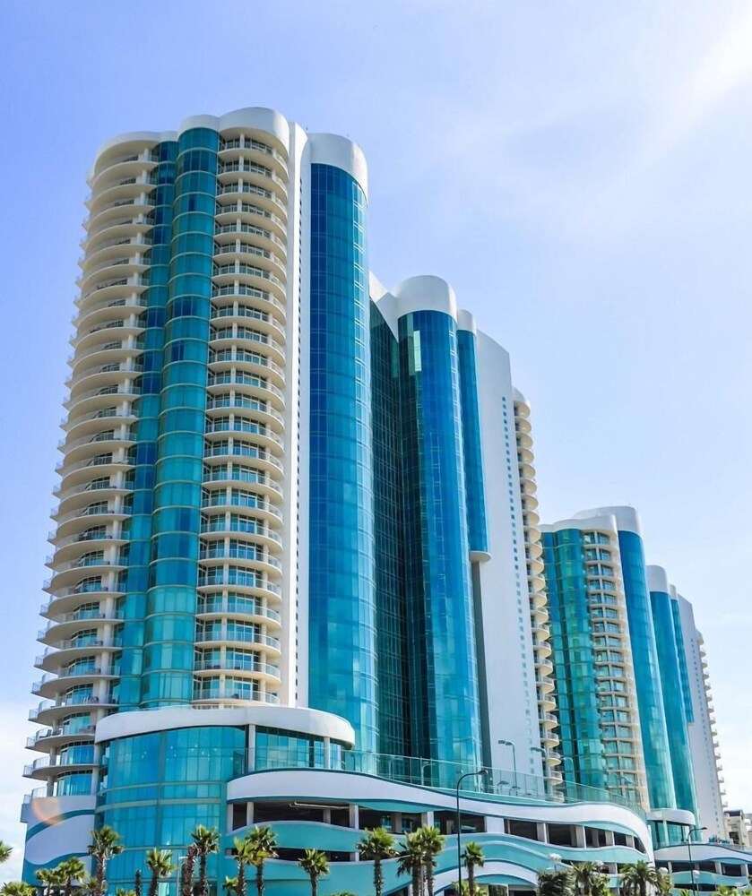 Condo, 3 Bedrooms - Featured Image