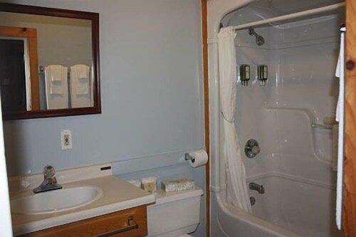Studio, Kitchen (Cottage) - Bathroom