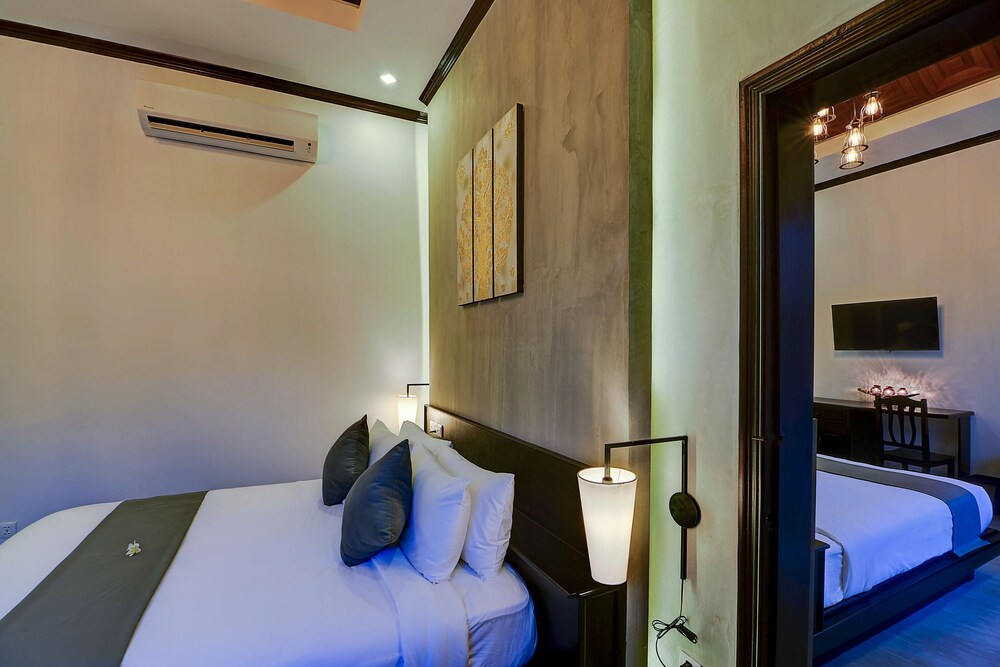 Family Room, 2 Bedrooms, Non Smoking, Pool View - Guestroom