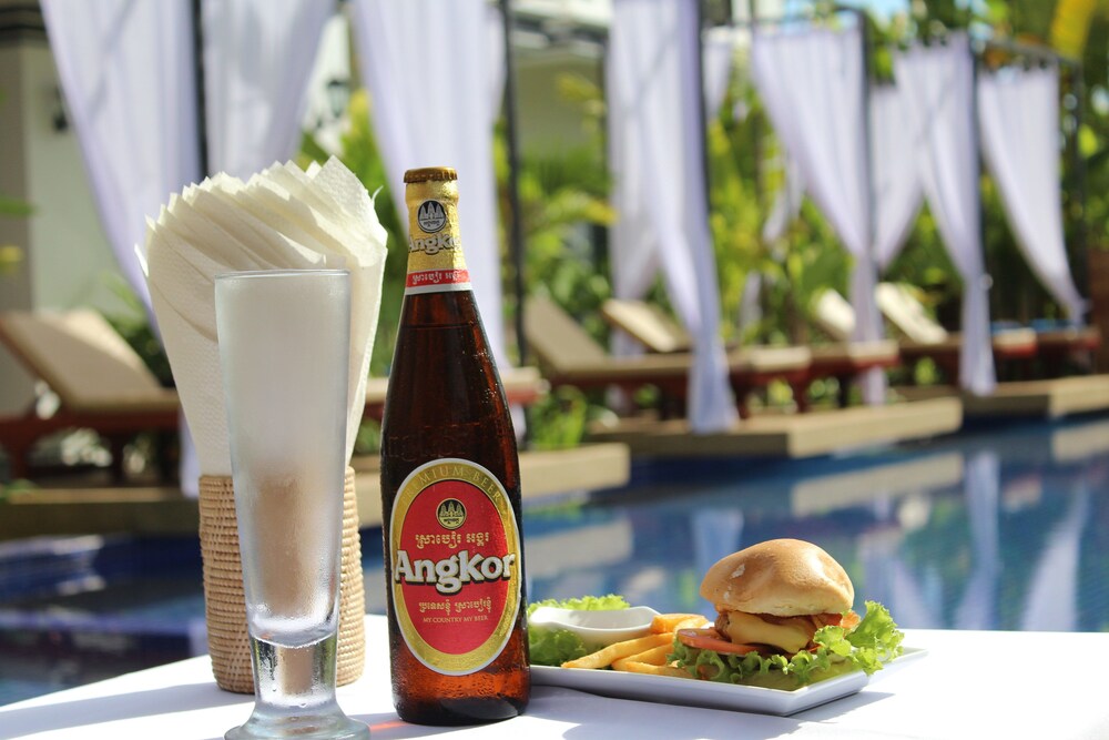 Poolside Bar