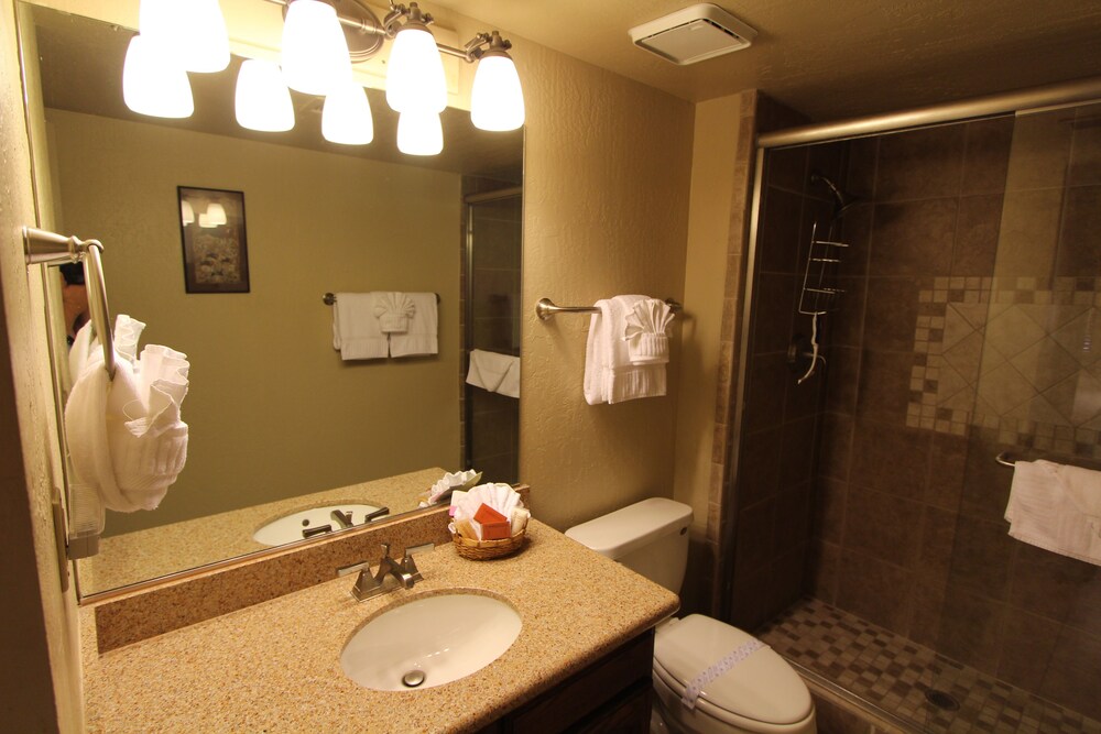 Suite, 2 Bedrooms - Bathroom