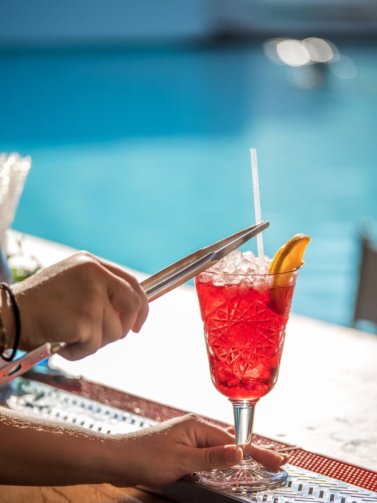 Poolbar