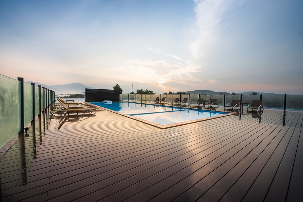 Rooftop Pool