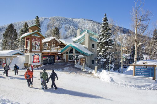 Alpine Village Suites