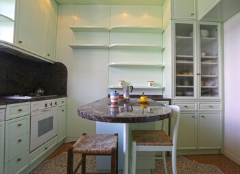 In-Room Kitchen
