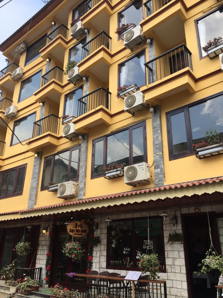 Fachada del hotel
