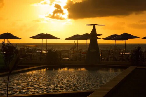 Crôa Mares Hotel