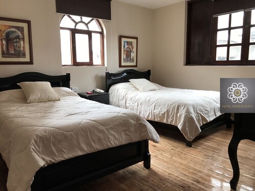 Hotel Muros Quito