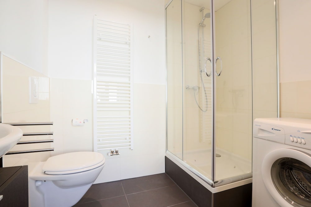 Badezimmer (Apartment, 1 Schlafzimmer, zum Innenhof hin (Apartment 5, inkl. Endreinigungsgebühr: 40€))
