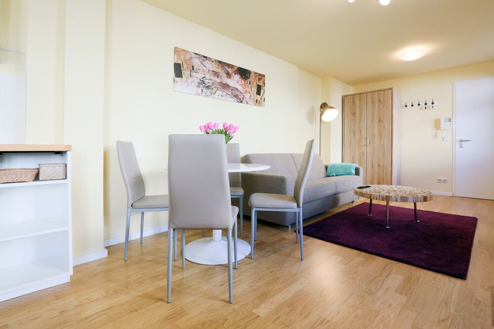 Essbereich im Zimmer (Apartment, 1 Schlafzimmer, zum Innenhof hin (Apartment 5, inkl. Endreinigungsgebühr: 40€))
