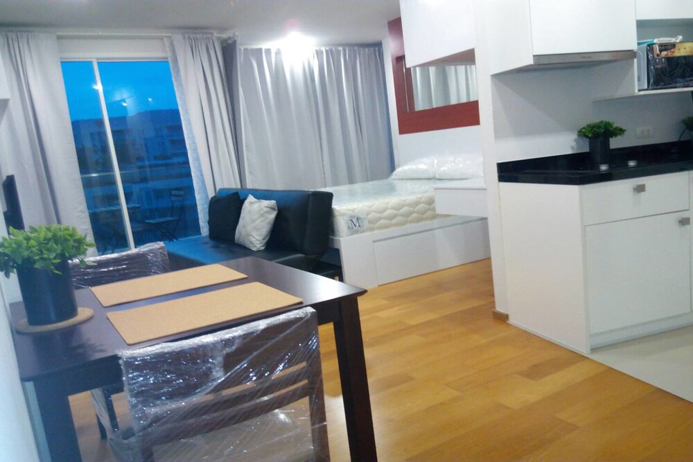 บริการอาหารในห้องพัก (Studio)