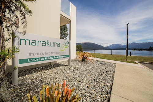 Marakura Deluxe Motels