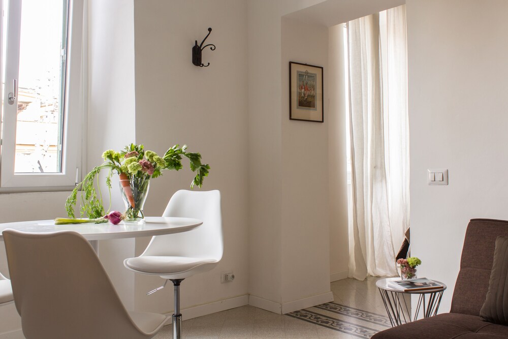 Apartment, 1 Bedroom (Bronze) - Guestroom