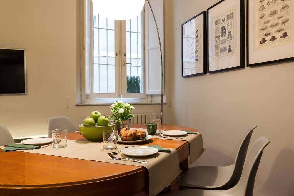 Apartment, 1 Bedroom, Ground Floor Loft - In-Room Dining