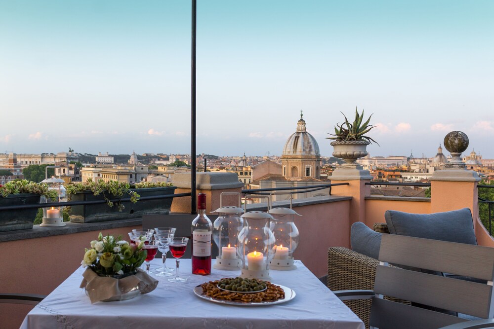 Panoramic Apartment, 1 Bedroom, Terrace, Annex Building (Salita di Sant'Onofrio 11) - Featured Image