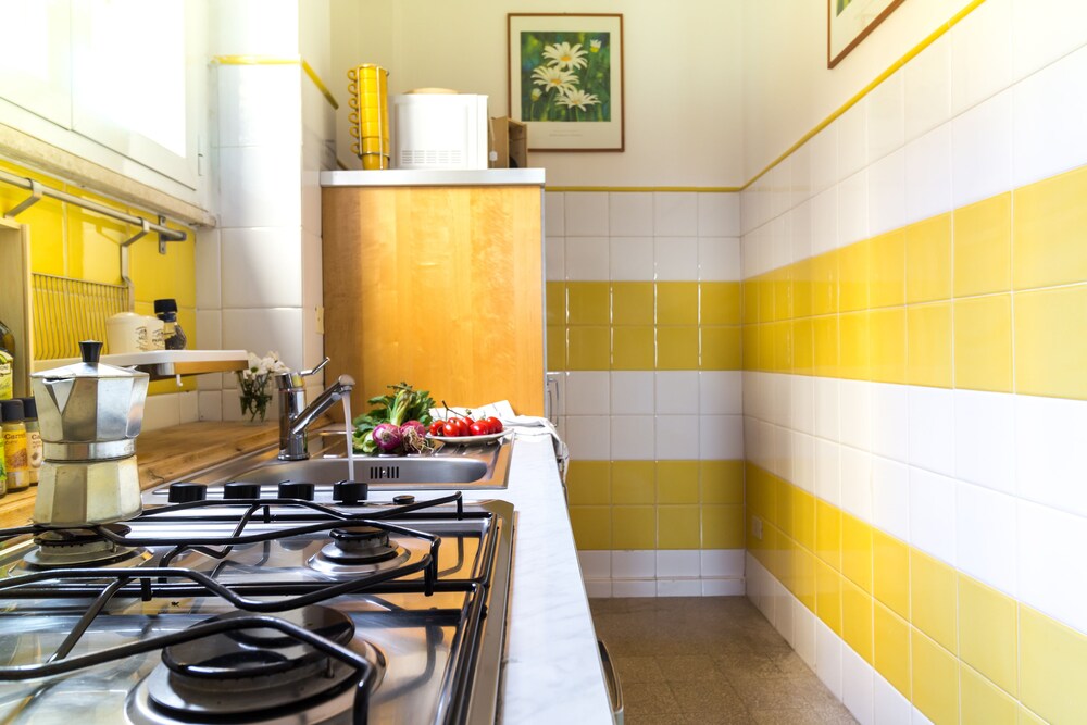 Panoramic Apartment, 1 Bedroom, Terrace, Annex Building (Salita di Sant'Onofrio 11) - In-Room Kitchen