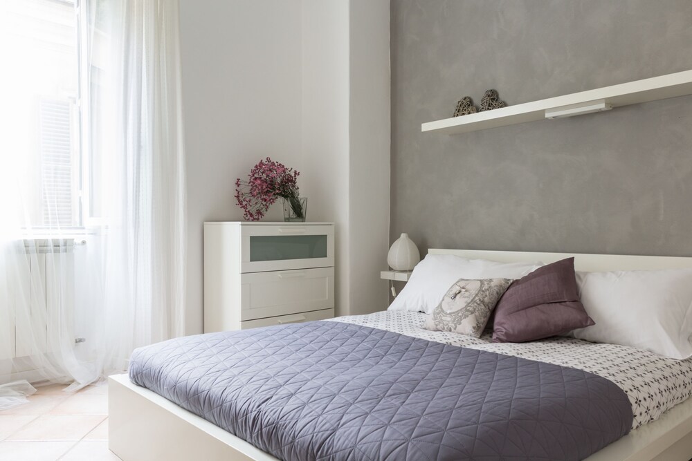 Apartment, 1 Bedroom (White) - Guestroom