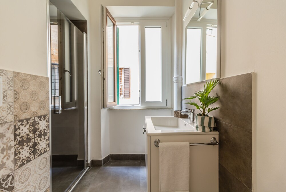 Apartment, 2 Bedrooms (Gold) - Bathroom