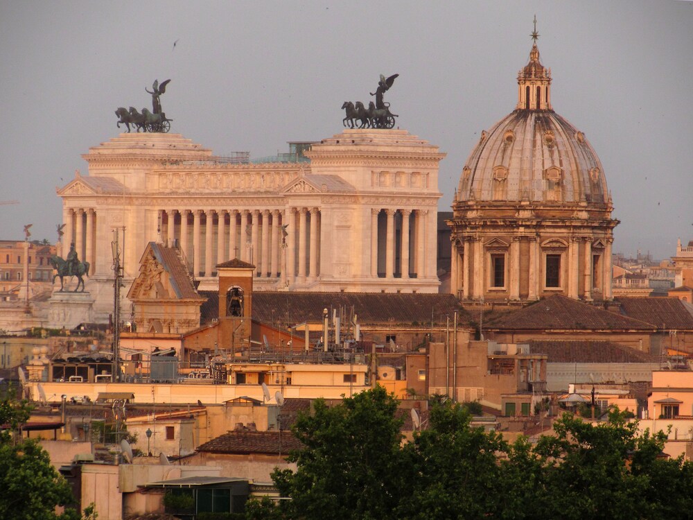 Panoramic Apartment, 1 Bedroom, Terrace, Annex Building (Salita di Sant'Onofrio 11) - Guestroom View
