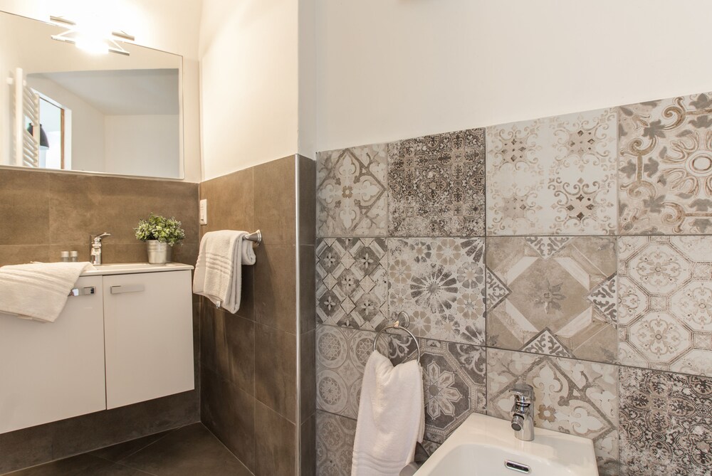 Apartment, 1 Bedroom (Bronze) - Guestroom