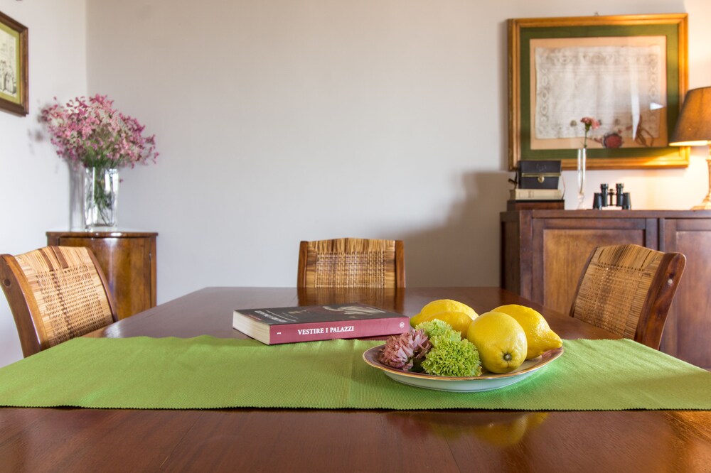 Panoramic Apartment, 1 Bedroom, Terrace, Annex Building (Salita di Sant'Onofrio 11) - Living Room