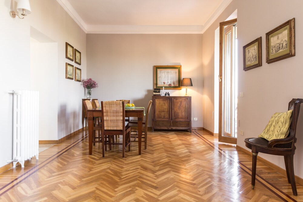 Panoramic Apartment, 1 Bedroom, Terrace, Annex Building (Salita di Sant'Onofrio 11) - Guestroom