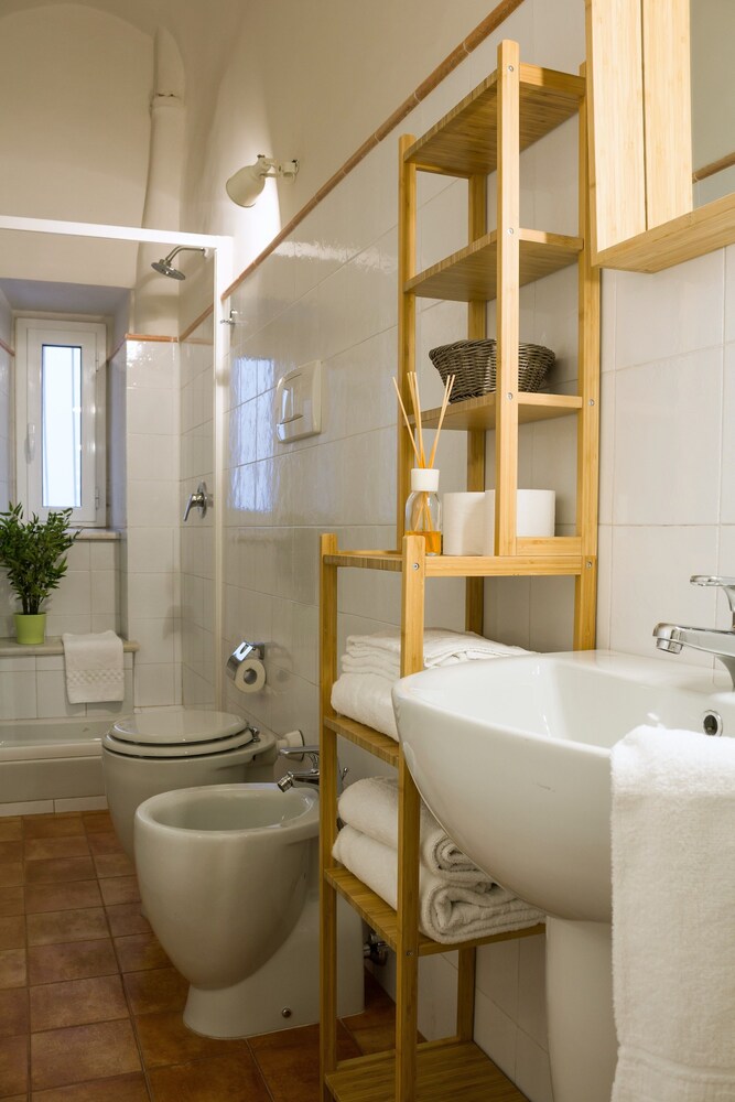 Apartment, 1 Bedroom, Ground Floor Loft - Bathroom