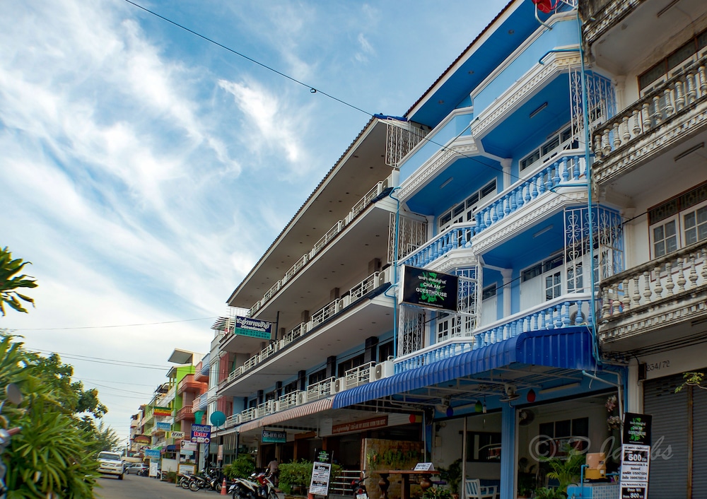 ด้านหน้าของโรงแรม