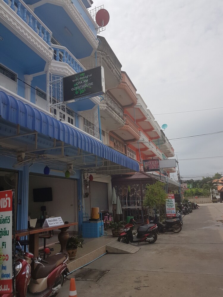 ด้านหน้าของโรงแรม