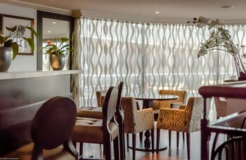 Hotel Lounge