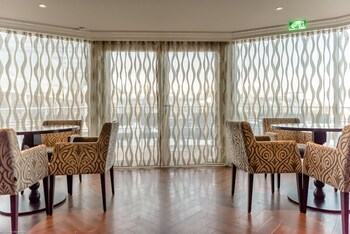Hotel Lounge