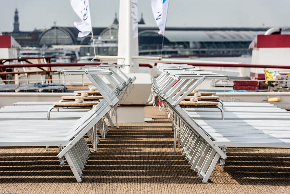 Sundeck