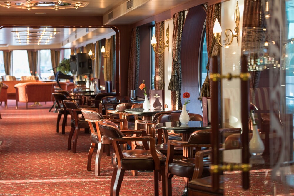 Hotel Lounge