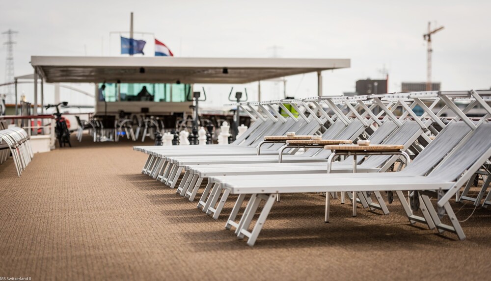 Sundeck