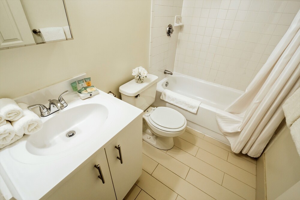 Standard Apartment, 2 Bedrooms - Bathroom