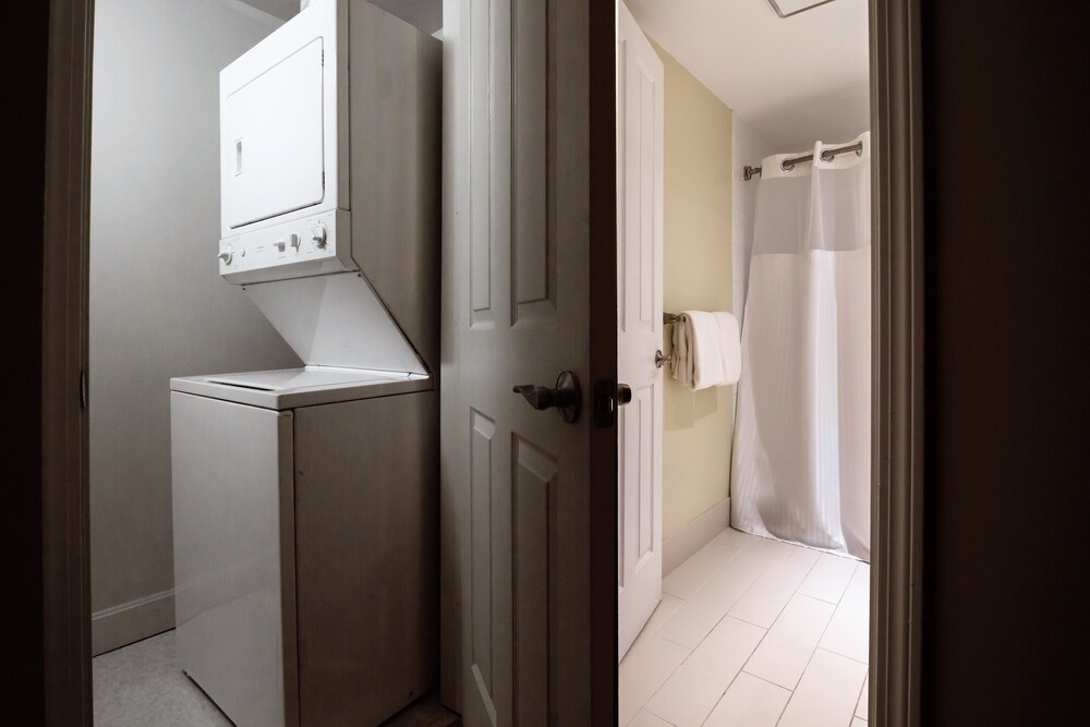 Standard Apartment, 3 Bedrooms - In-Room Amenity