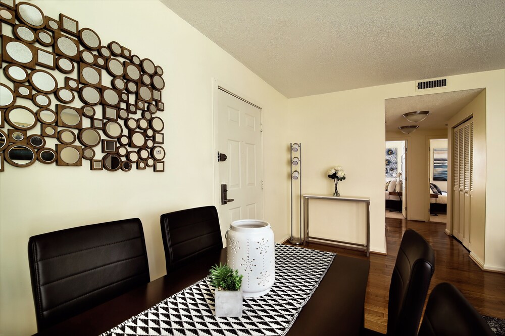 Standard Apartment, 2 Bedrooms - In-Room Dining