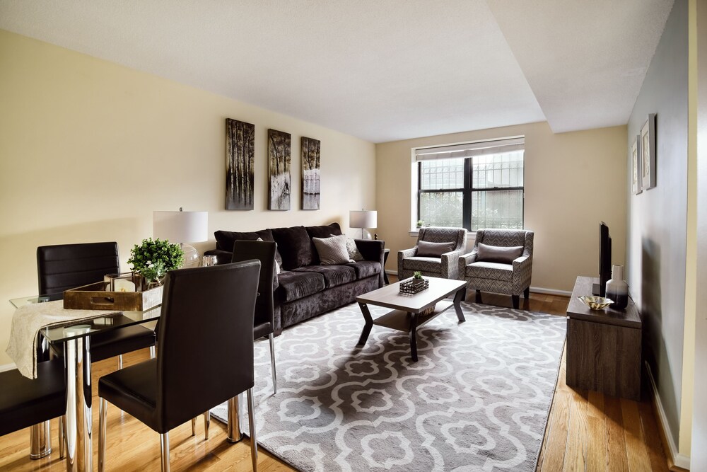 Standard Apartment, 1 Bedroom - Living Room