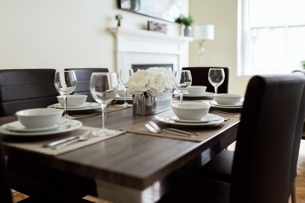Standard Apartment, 3 Bedrooms - In-Room Dining