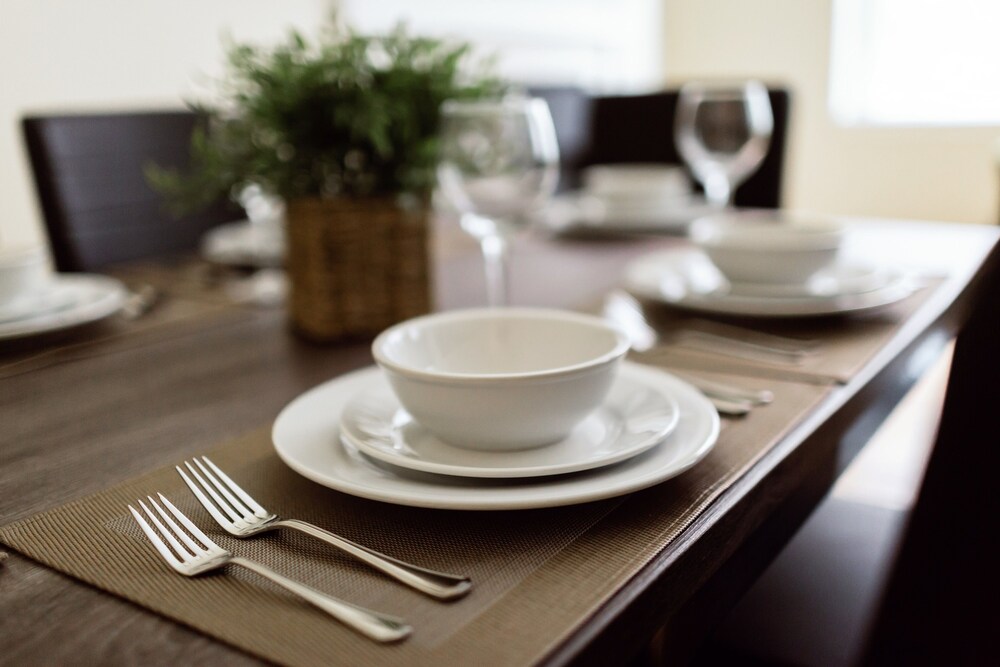 Standard Apartment, 3 Bedrooms - In-Room Dining