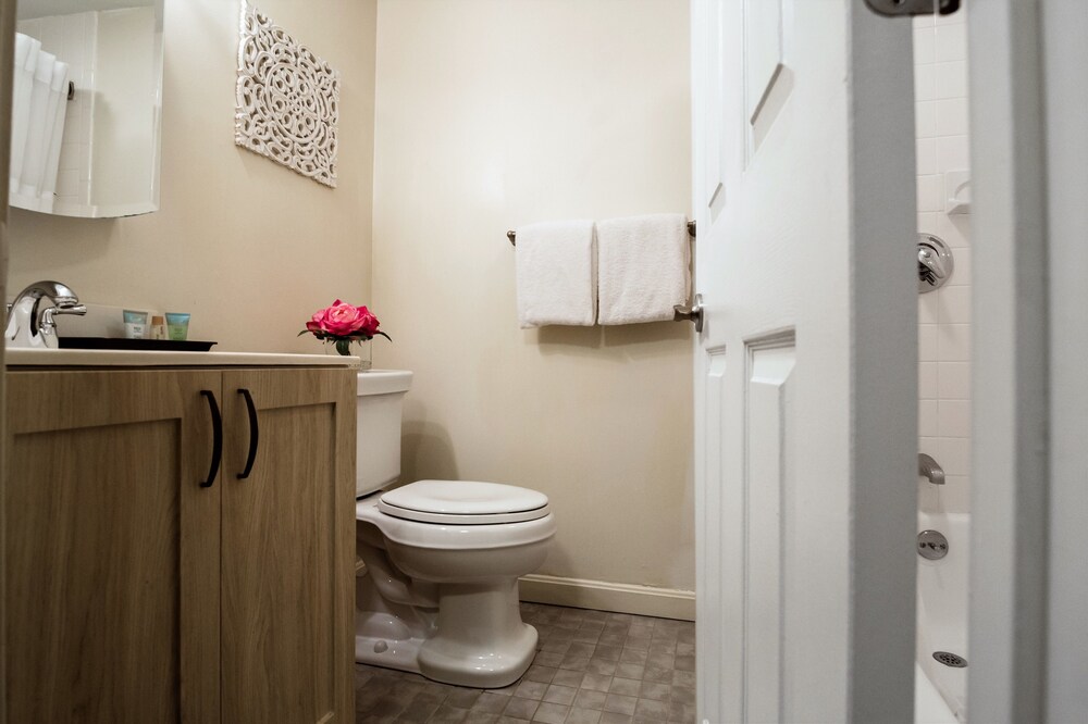 Standard Apartment, 2 Bedrooms - Bathroom
