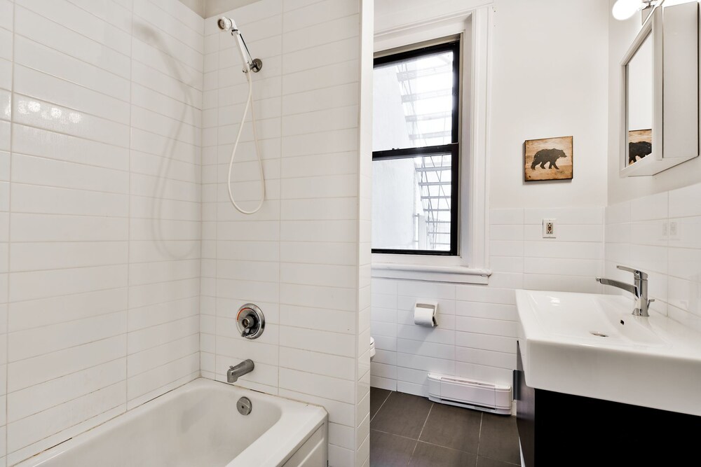 Panoramic Apartment, 3 Bedrooms, Park View - Bathroom